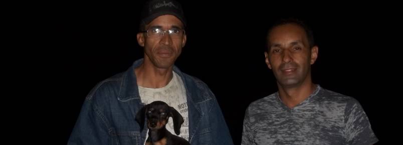 Agente Penitenciário adota cãozinho.