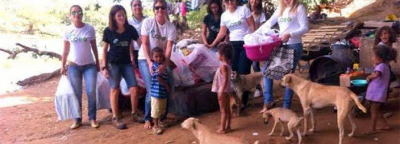 Ong Lobo leva apoio  famlia e animais que vivem embaixo de ponte em Barreiras