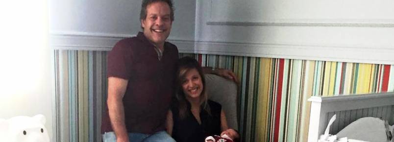 Luisa Mell já está ensinando seus cachorros a conviverem com seu filho