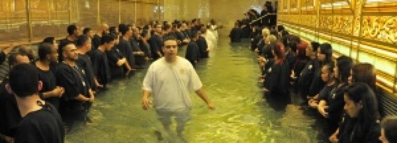 Por que o batismo nas guas?