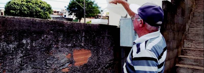 Morador do Fênix, em Itabira, MG, dá exemplo de amor aos animais.