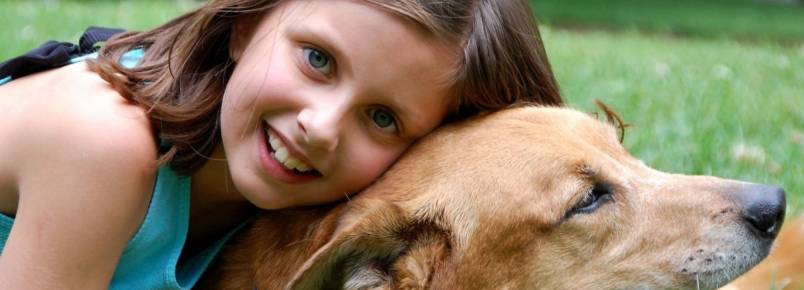 Crianças que têm cães em casa sofrem menos de ansiedade